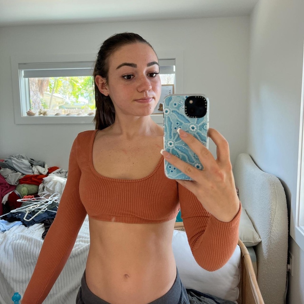 Women's short top